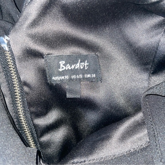 Bardot Black Ruffle V-neck Romper Size 6​​​ - Picture 7 of 9